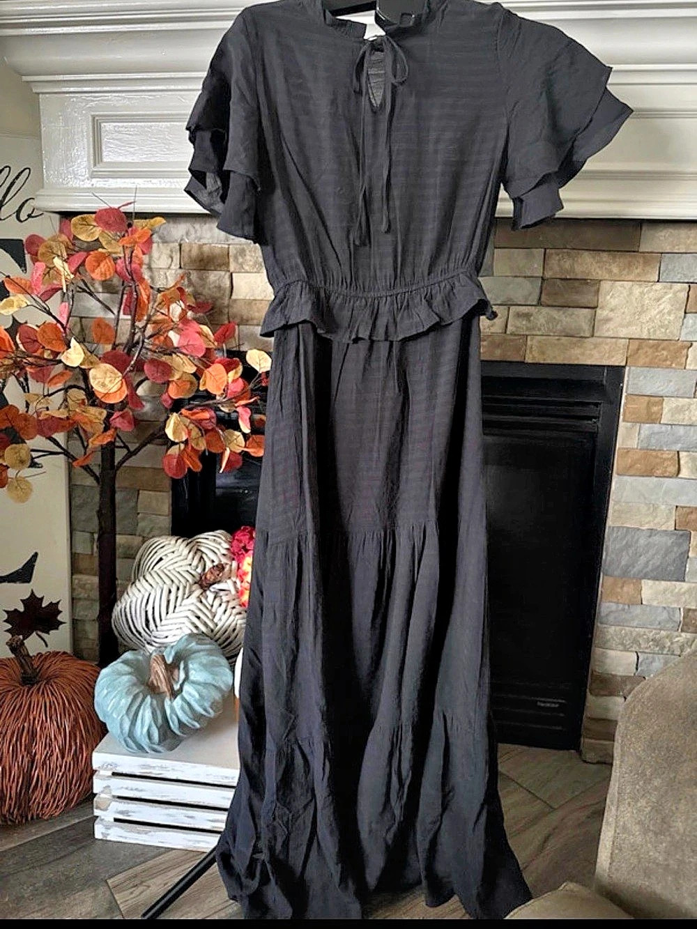 Pretty gated Black Ruffle Sleeve Maxi Dress Like New